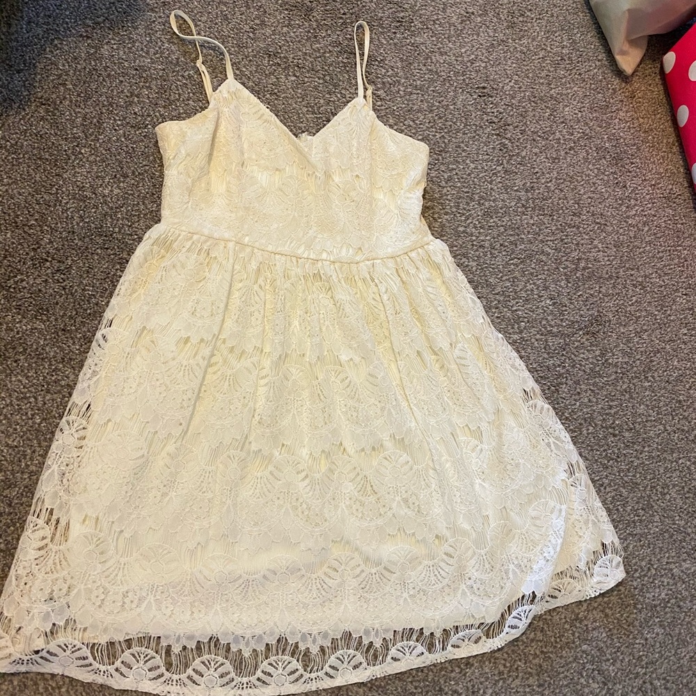 White lace dress